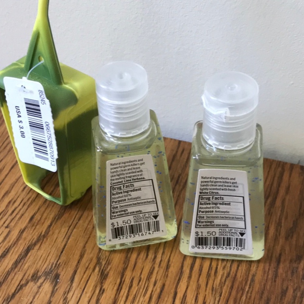 Bath And Body Works Bag Charm anti bacterial gel and holder Vintage - Picture 3 of 3